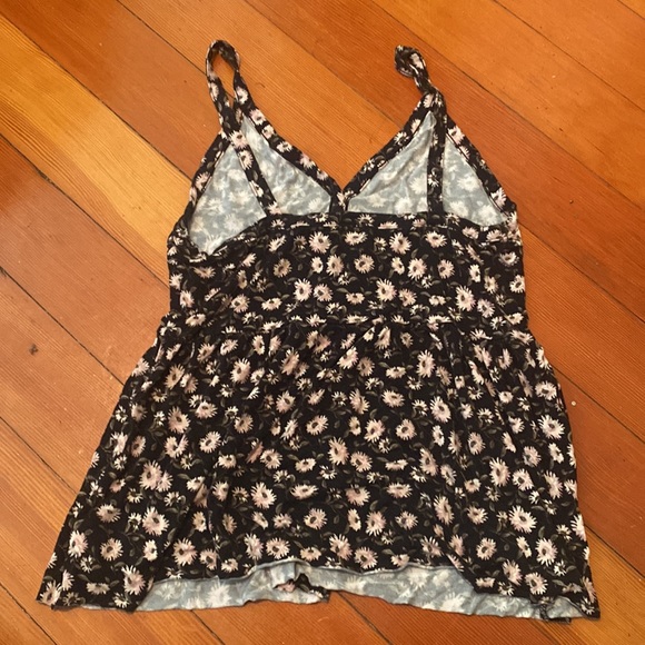 Floral Tank - Picture 2 of 2